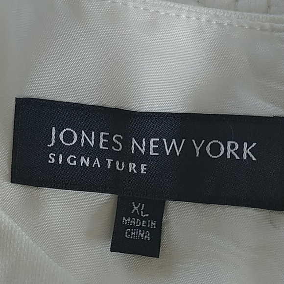 Jones New York, fully lined sleeveless Top XL - Picture 3 of 10
